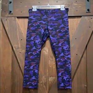 Camo Lululemon Cropped Leggings